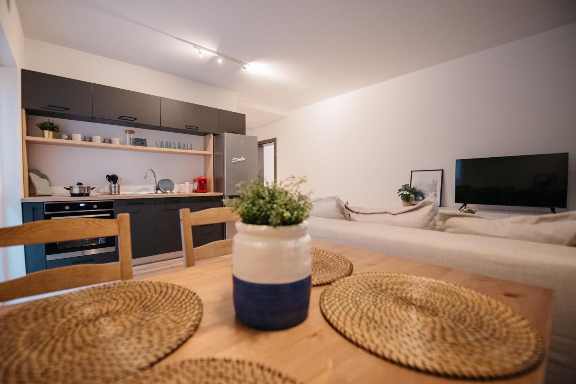 Nuez Apartments Dumbravita  Eksteriør billede